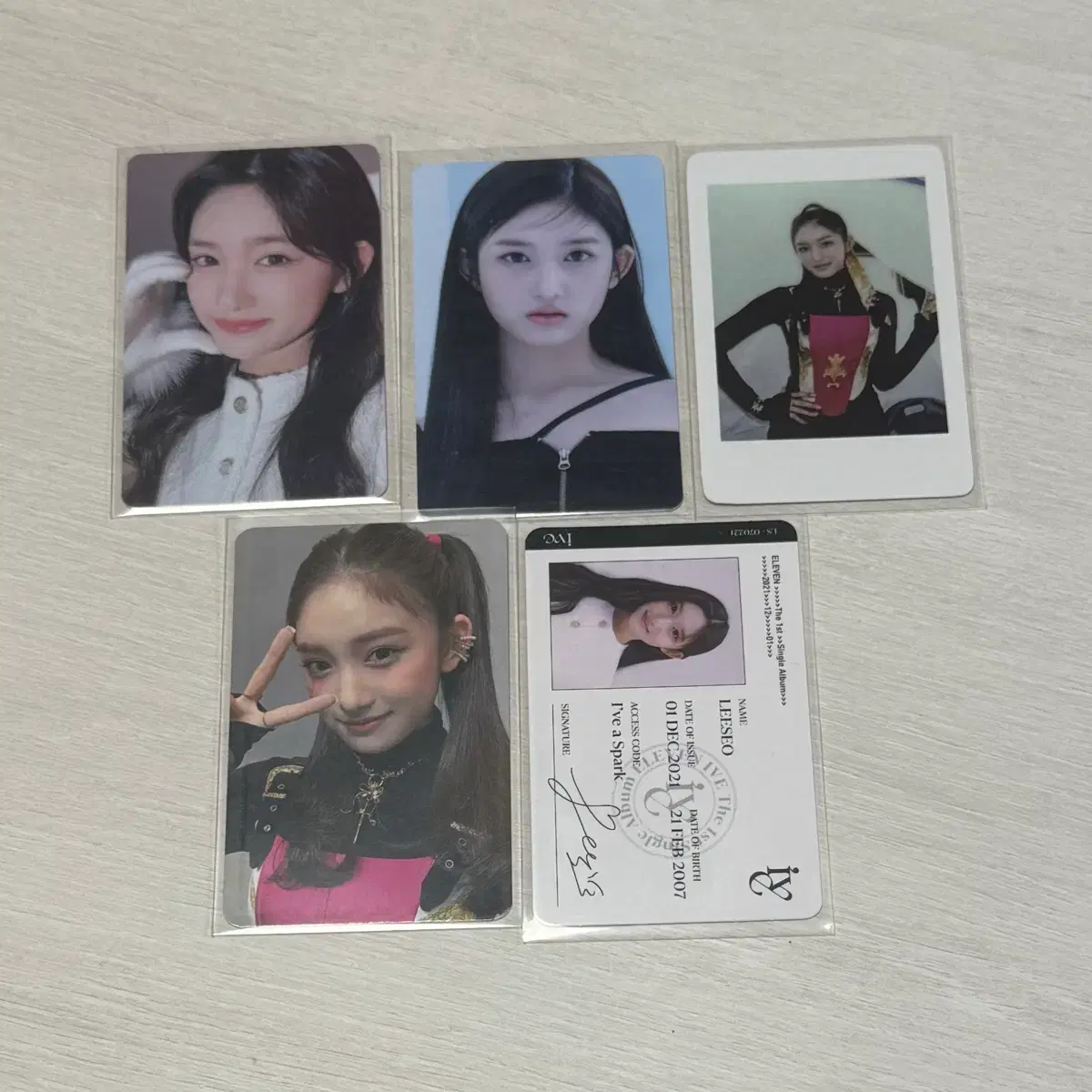 IVE ELEVEN withdrama イソ Rare Item) Ive Leeseo Poca Eleven Withdrama LD ID Card Unreleased
